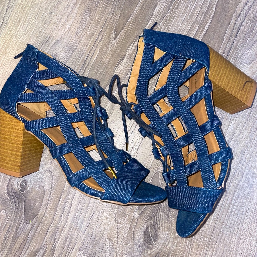 Size 6 heels😍